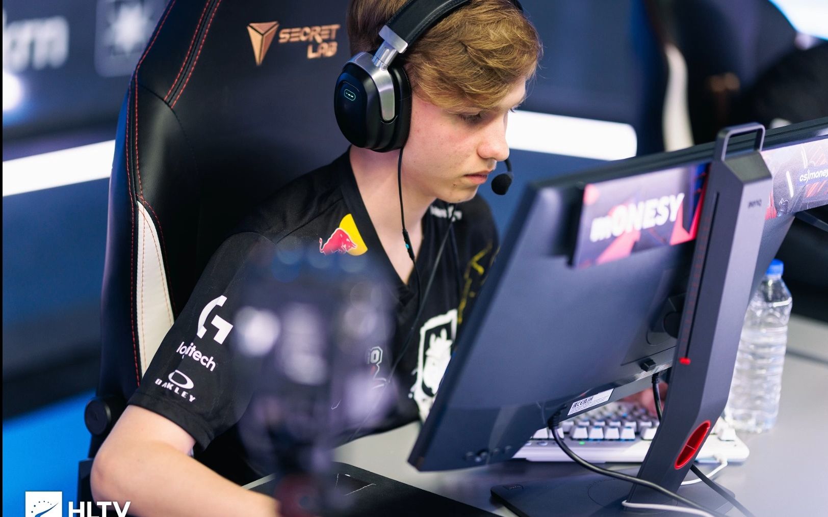 并推动着中 并推动着中