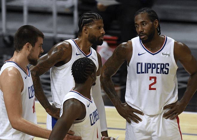 勇士惜败！库里27+6无奈6犯，小卡24+12科尔暴怒，巴特勒24分11罚